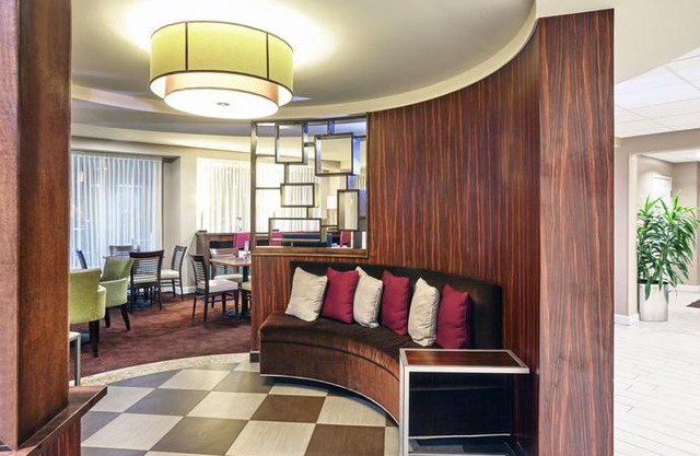 Holiday Inn Express Hotels- Hampton