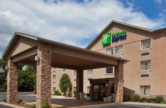 Holiday Inn Express Mount Pleasant- Scottdale, an IHG Hotel