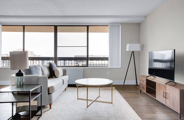 Ideal Crystal City 1BR w/Gym & Concierge, steps to Metro, by Blueground