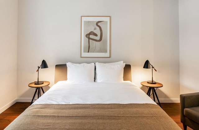 Kislak 405 Luxurious 1BR Retreat Above the City