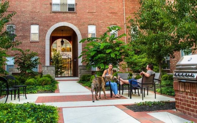Luxury Condos near Downtown W/ Plasma TV, Private Balcony & Complex Gym