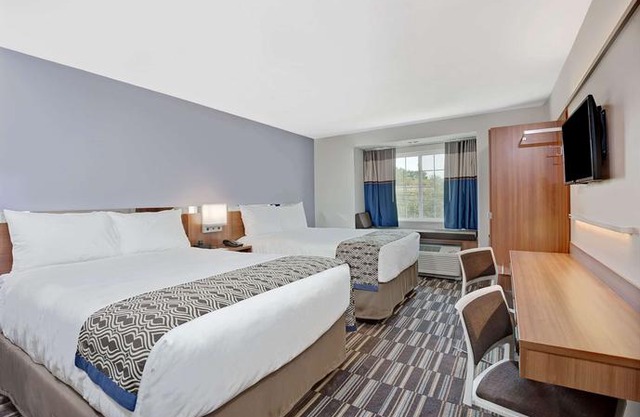Microtel Inn & Suites by Wyndham Philadelphia Airport Ridley