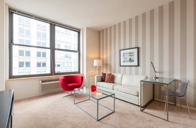 Modern 1 Bedroom 20 Minutes to Midtown NYC