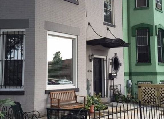 Modern Large Condo In Central Hip Area (walk everywhere; 3blks to Convention Ctr