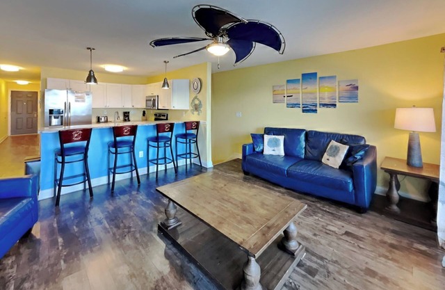 New 4 Bedroom 2 Bath Waterfront Condo - Sleeps up to 10 Max - CON 111