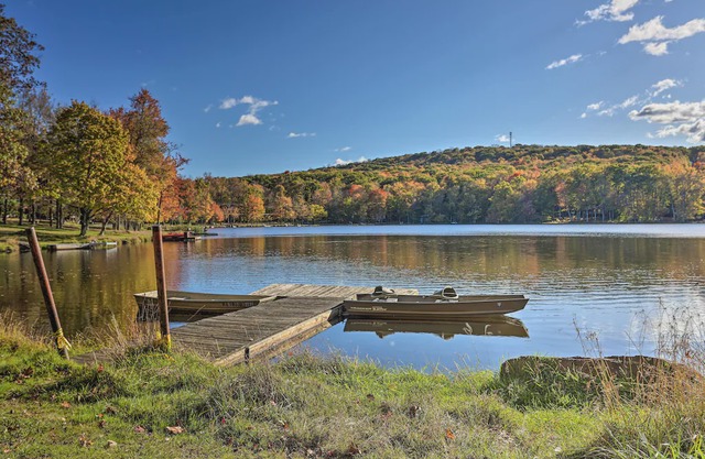 NEW! Pet-Friendly Pocono Paradise w/ Lake Access!