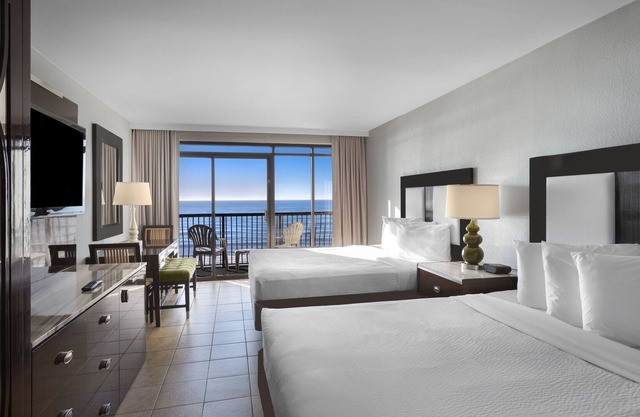 Oceanfront Efficiency w/ Great View + Official On-Site Rental Privileges