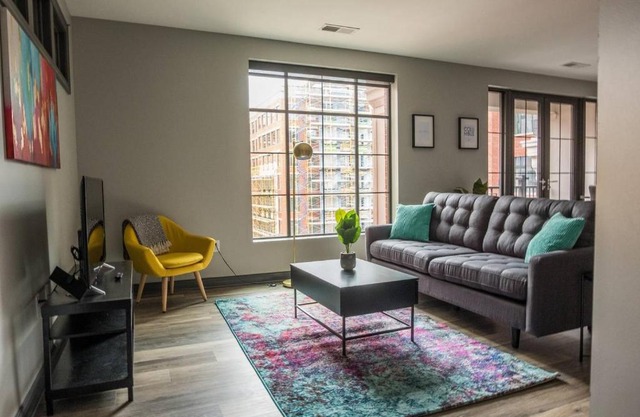 Prime Downtown 2br Apt Near Scioto - Walk Anywhere