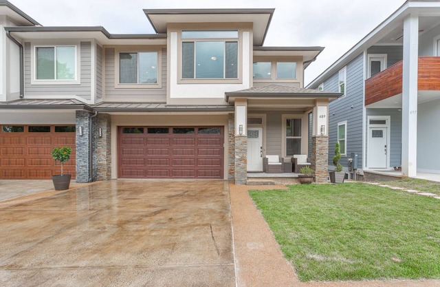 Pristine and Spacious Luxury Townhome in Minutes from downtown!
