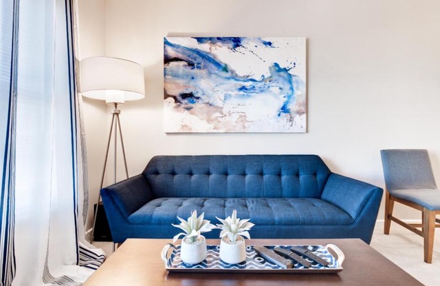 Professionally Decorated 1 BR With King Bed Only 4 Minutes from Metro/ Close to Old Town
