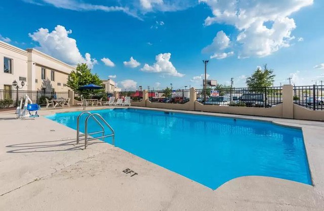 Quality Inn & Suites Cincinnati Ohio