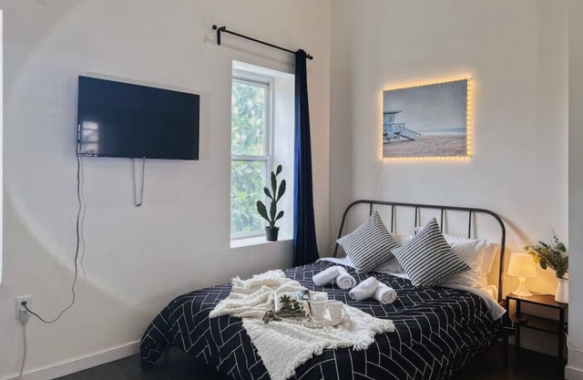 Ramblei near Rittenhouse Square | Studio - 3F