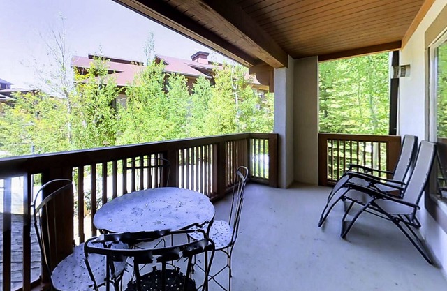 Ski-in/out condo w/access to Club Solitude - pools, hot tubs, & more!