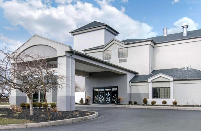 Comfort Suites Downtown Carlisle 