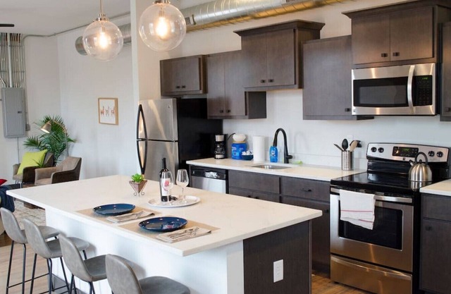 Stunning Condo Near Washington Park - Free Parking