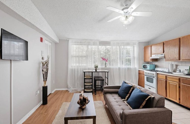 This apartment is a 1 bedroom (s), 1 bathrooms, located in Philadelphia, PA.