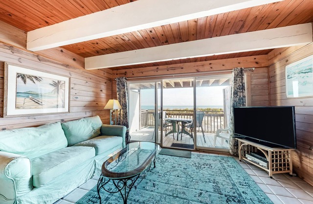 Three-Story Oceanfront Townhouse w/Private Deck, Great Views, Central A/C