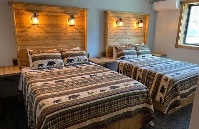 Falls Market Inn 