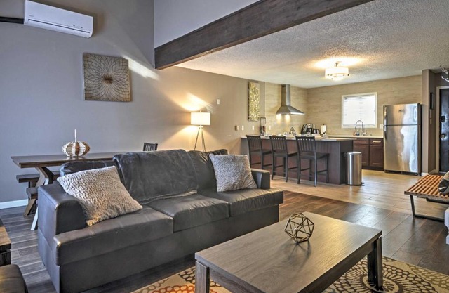 Upscale Tannersville Townhome Close to Skiing!