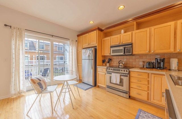 Water Street Retreat - In the heart of Downtown Saugatuck with views of the river!