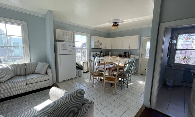 Cape May Apartment | 1 Block from Cape May Beach & walking distance to center of town- 3rd Floor Unit