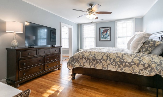 Historic District House | 1 Block to USNA at beautifully renovated Historic Chapel Views with back patio and off-site parking