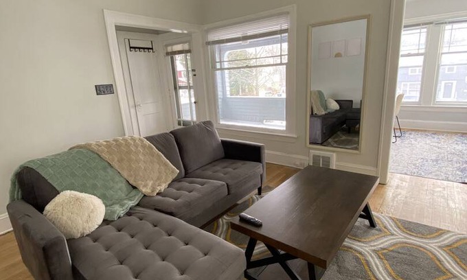 Cleveland House | 102 m² House ∙ 2 bedrooms ∙ 2 guests