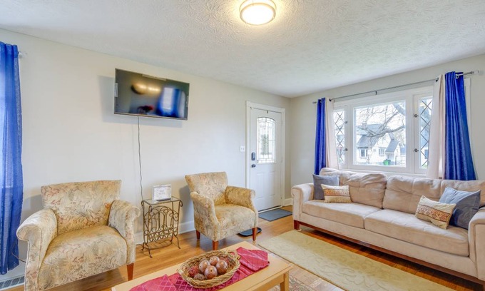 Garfield Heights House | 102 m² House ∙ 3 bedrooms ∙ 5 guests