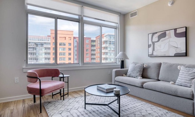 Crystal City Apartment | 103 m² Apartment ∙ 2 bedrooms ∙ 4 guests