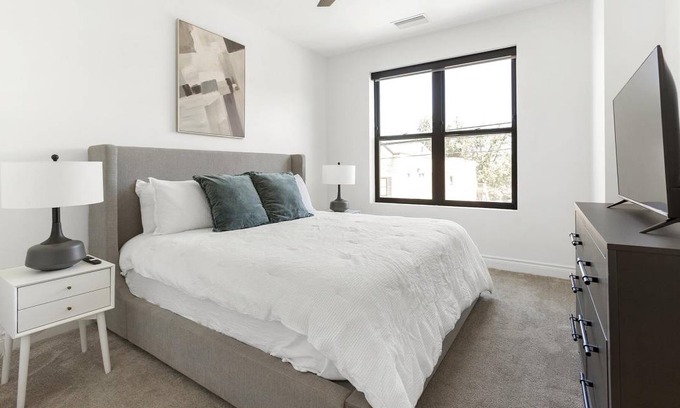 Little Italy Apartment | 107 m² Apartment ∙ 2 bedrooms ∙ 4 guests