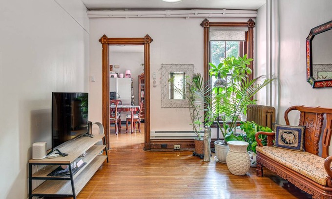 Allentown Apartment | 111 m² Apartment ∙ 1 bedroom ∙ 2 guests