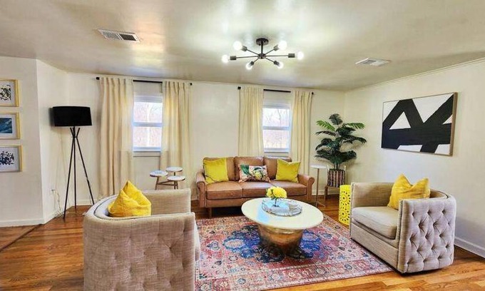 West Orange Apartment | 111 m² Apartment ∙ 2 bedrooms ∙ 4 guests
