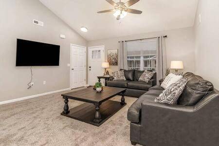 Hamilton House | 111 m² House ∙ 3 bedrooms ∙ 8 guests