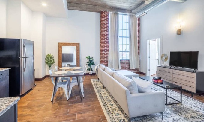 West Poplar Apartment | 125 m² Apartment ∙ 2 bedrooms ∙ 4 guests