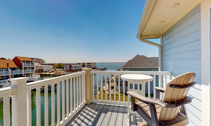 Heron Harbour Isle Condo | 126 m² Condo ∙ 3 bedrooms ∙ 6 guests