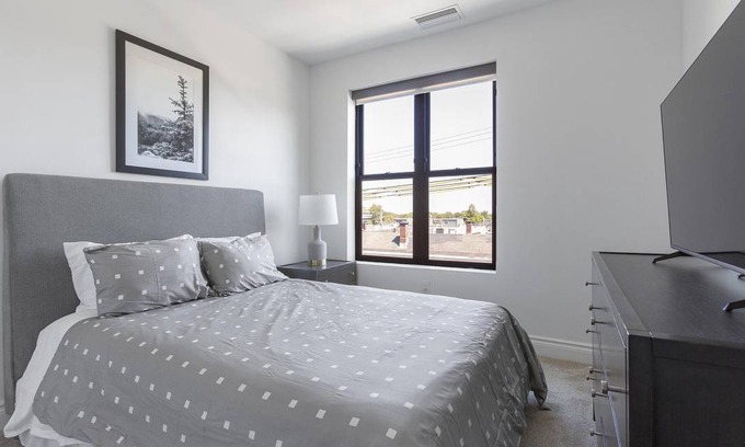Little Italy Apartment | 127 m² Apartment ∙ 2 bedrooms ∙ 4 guests