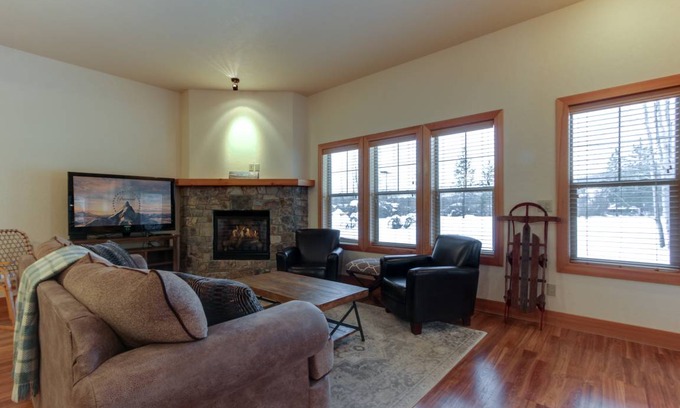 Dover Bay Condo | 128 m² Condo ∙ 2 bedrooms ∙ 6 guests