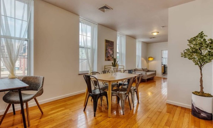 Chinatown Apartment | 130 m² Apartment ∙ 3 bedrooms ∙ 8 guests