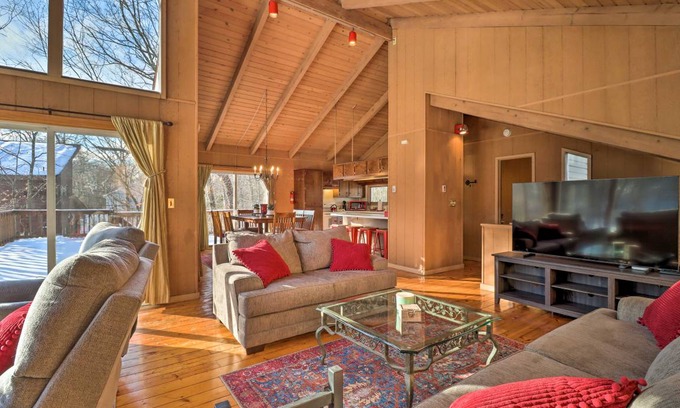 East Stroudsburg Cottage | 130 m² Cabin ∙ 3 bedrooms ∙ 6 guests