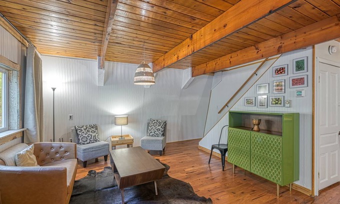 Crellin Cabin | 131 m² Cabin ∙ 2 bedrooms ∙ 9 guests