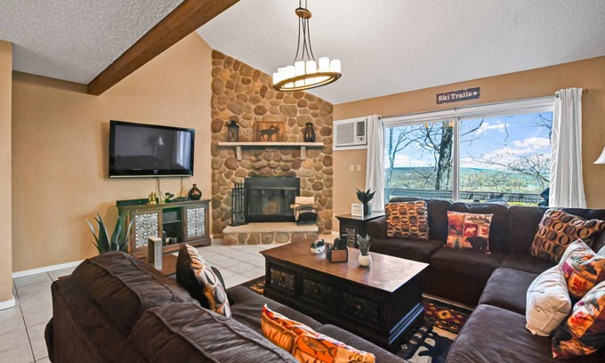 Village at Camelback House | 132 m² House ∙ 3 bedrooms ∙ 8 guests