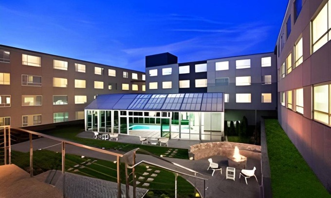 King of Prussia Hotel | 139 m² Hotel ∙ 2 bedrooms ∙ 127 guests