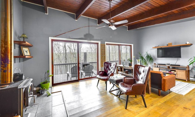 Delevan House | 139 m² House ∙ 3 bedrooms ∙ 7 guests