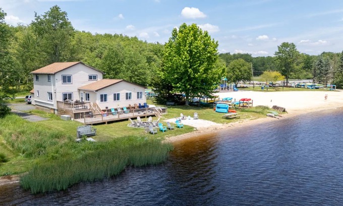 Pocono Lake House | 144 m² House ∙ 4 bedrooms ∙ 10 guests