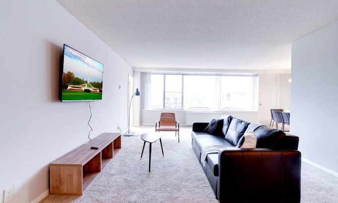 Crystal City Apartment | 158 m² Apartment ∙ 3 bedrooms ∙ 7 guests