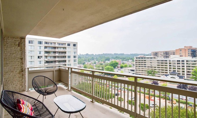 Crystal City Apartment | 158 m² Apartment ∙ 3 bedrooms ∙ 7 guests