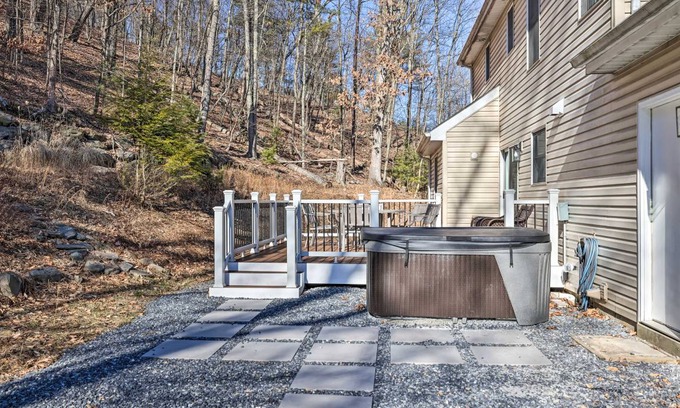 East Stroudsburg House | 167 m² House ∙ 3 bedrooms ∙ 8 guests