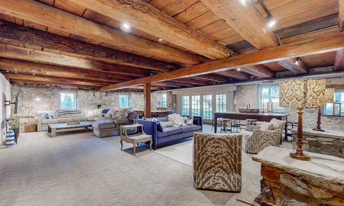 Mays Chapel House | 167 m² House ∙ 1 bedroom ∙ 4 guests