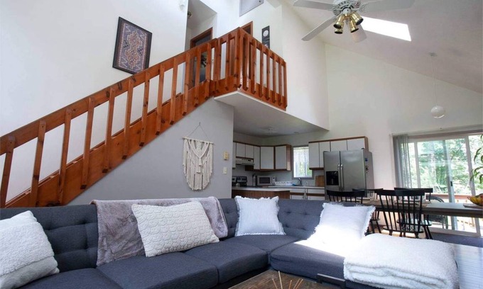 Long Pond Ski Chalet | 177 m² Chalet ∙ 3 bedrooms ∙ 9 guests