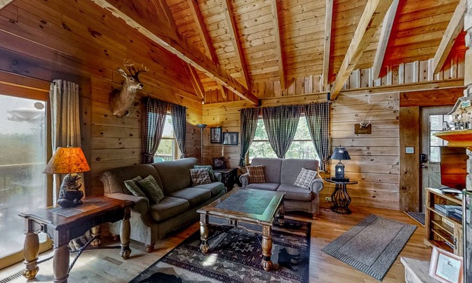 New Tazewell Cabin | 186 m² Cabin ∙ 4 bedrooms ∙ 10 guests